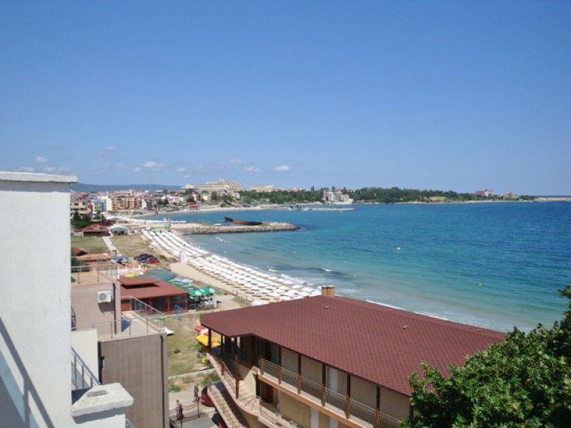 Sonniges und großzügiges Studio mit Meerblick in Ravda – 100 m vom Strand entfernt, in einer gepflegten Anlage mit Pool und Grünflächen