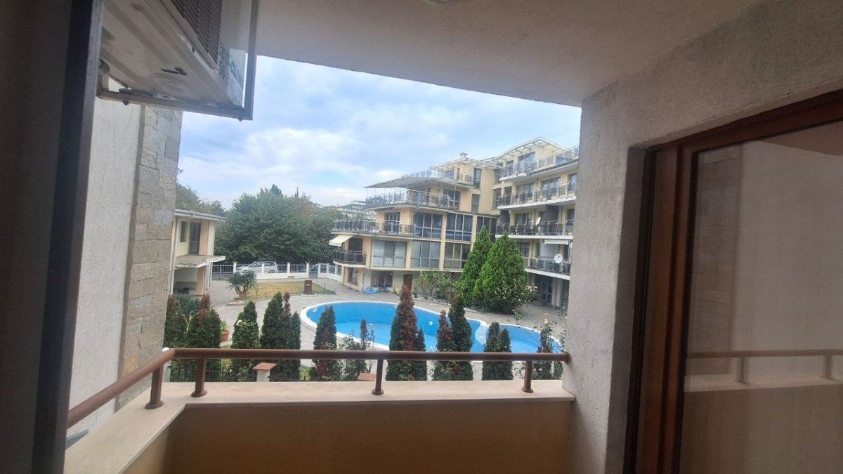 Geräumige Drei-Zimmer-Wohnung nur wenige Meter vom Strand entfernt in Ravda