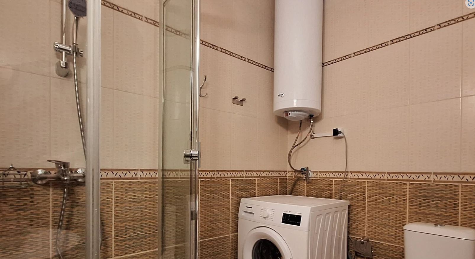 Wohnung mit einem Schlafzimmer in erster Meereslinie in Sveti Vlas – gemütliche Immobilie mit Blick auf Pool und Meer