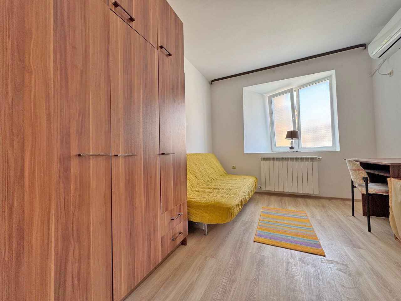 Geräumige Wohnung mit drei Schlafzimmern zum ganzjährigen Wohnen im Stadtviertel Cherno More, Nessebar