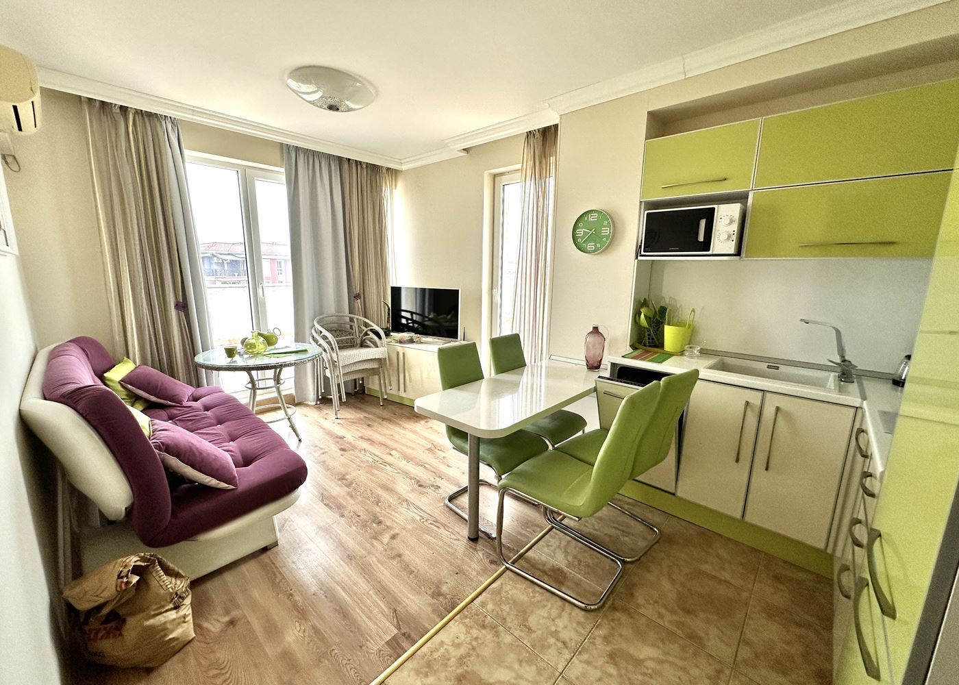 Geräumige 3-Zimmer-Wohnung mit Meerblick in Ravda