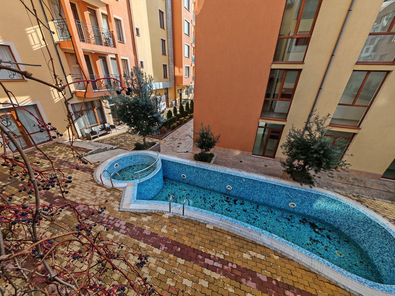 Zwei-Zimmer-Wohnung mit zwei Schlafzimmern in Sveti Vlas mit hervorragenden Annehmlichkeiten in einer geschlossenen Wohnanlage