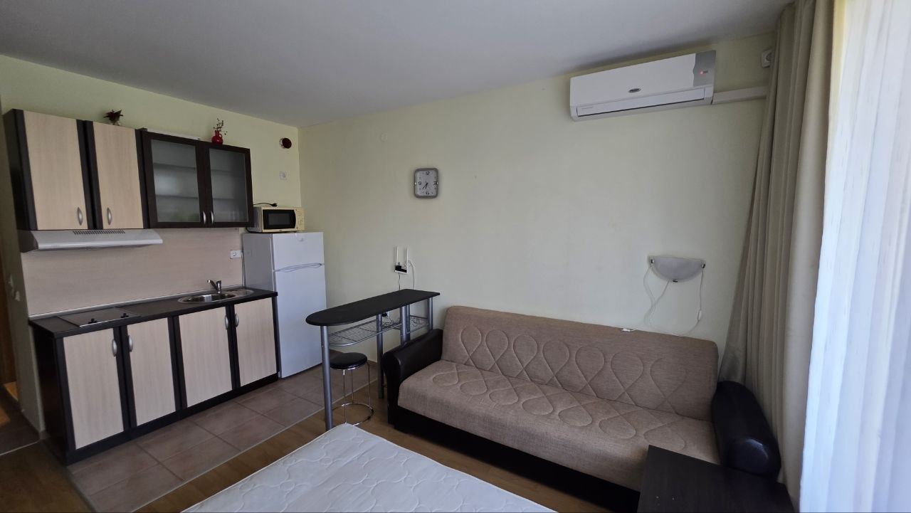 Praktisches und gemütliches Studio in Sonnenstrand – Komfort und Ruhe mit Blick auf den Pool