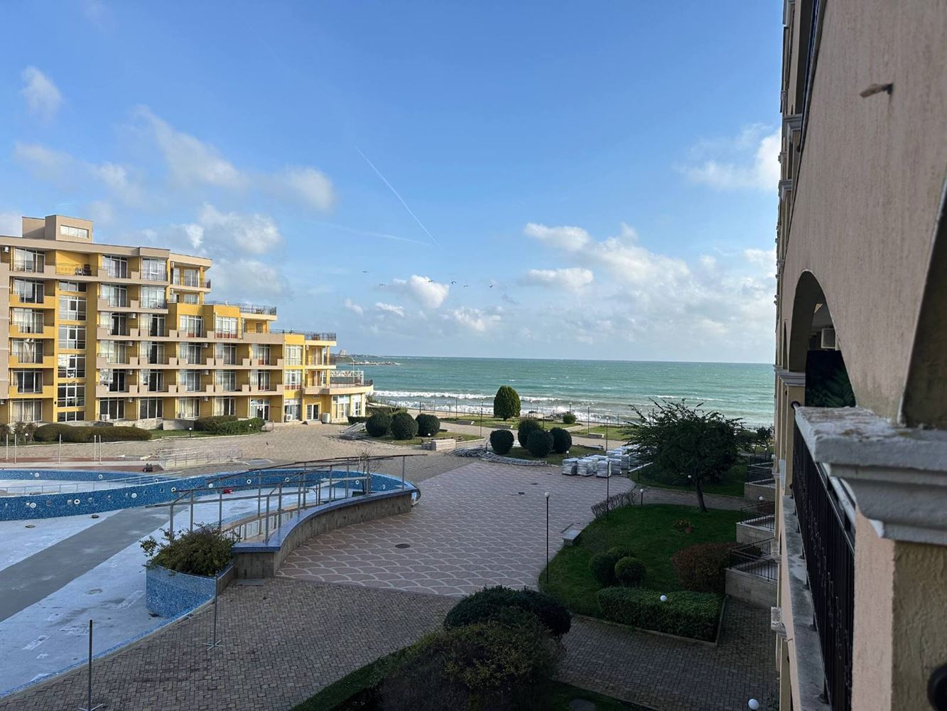 Luxus am Meer in erster Reihe – geräumiges Apartment mit zwei Schlafzimmern und Meerblick in Aheloy
