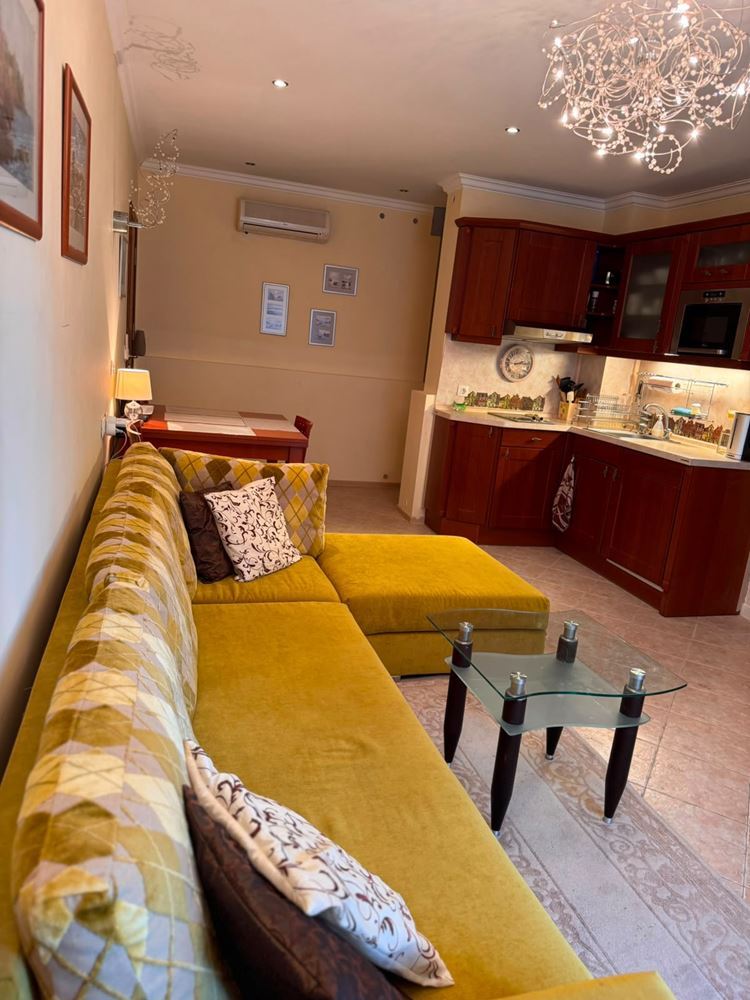 Drei-Zimmer-Wohnung mit Meerblick zwischen Pinien – Luxus und Ruhe in erster Meereslinie in Sozopol