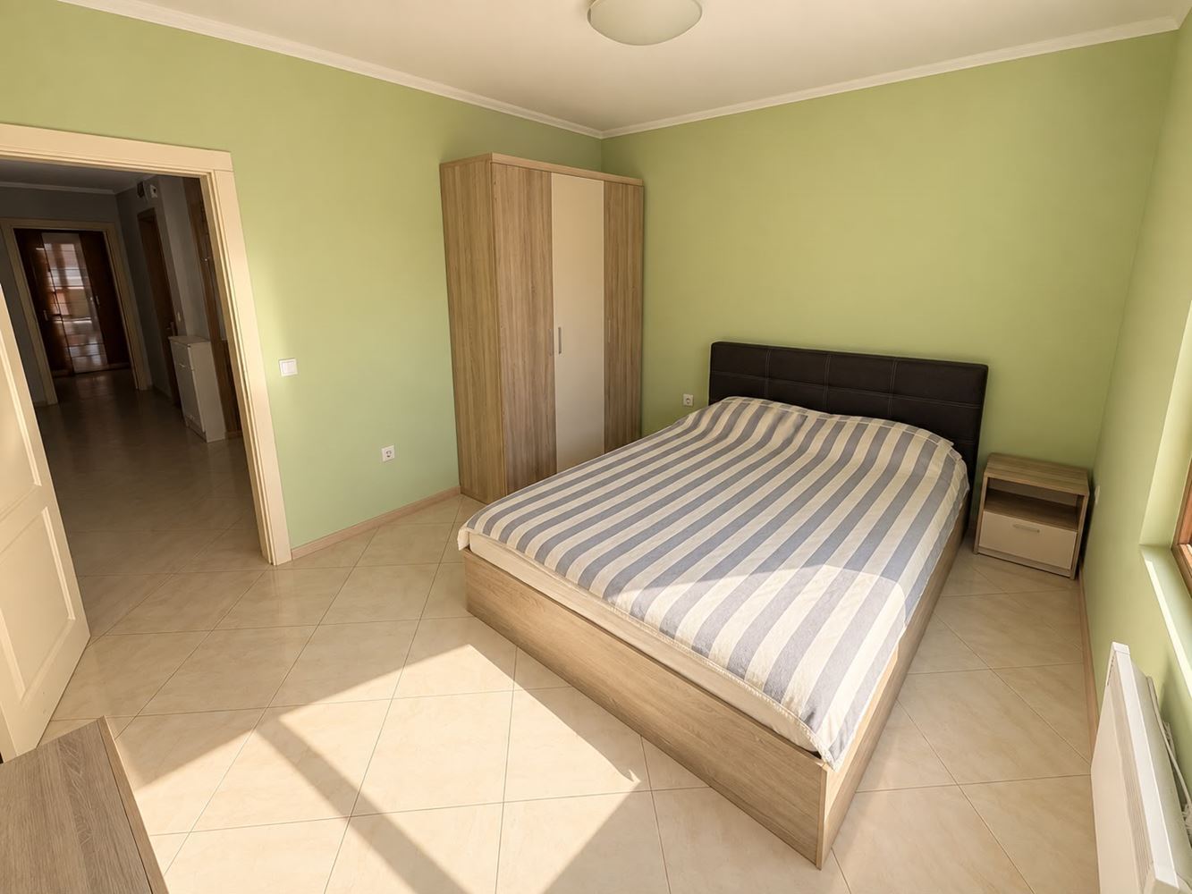 Geräumige 3-Zimmer-Wohnung 100 m vom Meer in Ravda – ohne Instandhaltungsgebühr