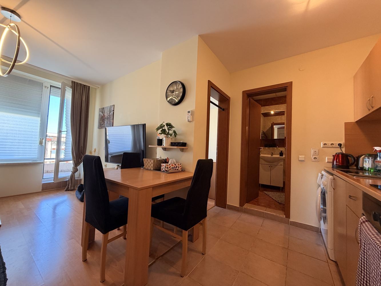 Gemütliche 2-Zimmer-Wohnung in Sonnenstrand – schöner Blick auf den Pool und eine ausgezeichnete Anlage für Erholung und Investition