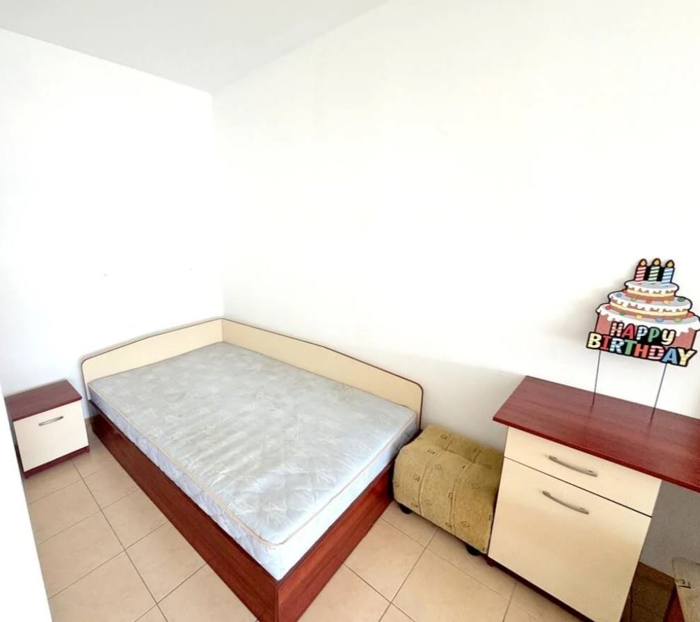 Apartment mit einem Schlafzimmer 300 Meter vom Strand in Sonnenstrand – ausgezeichnete Möglichkeit zur Renovierung und Investition