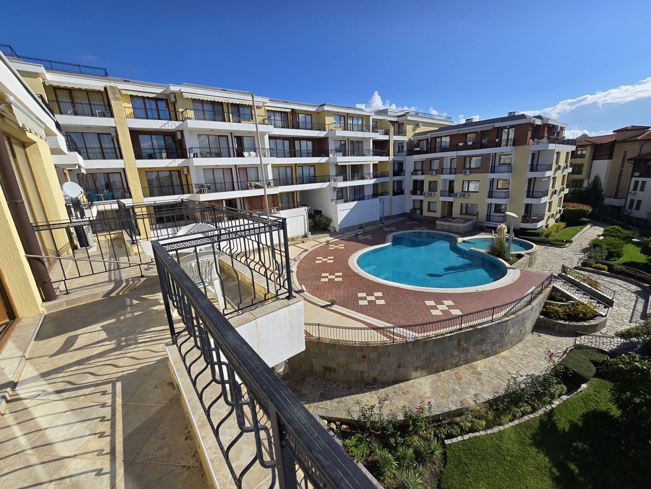 Panoramablick auf das Meer in erster Meereslinie – möblierte Zweizimmerwohnung mit einem Schlafzimmer in Sveti Vlas