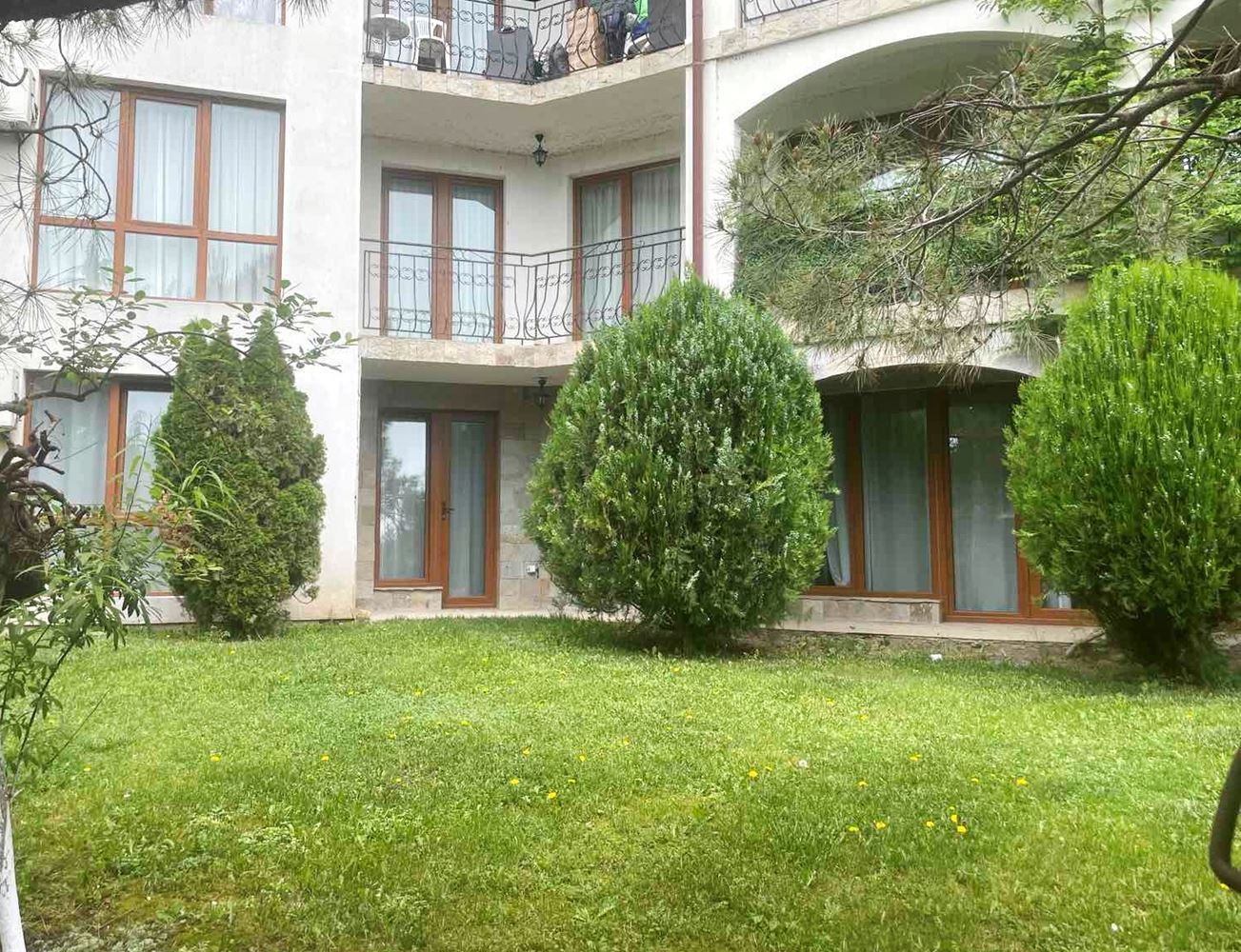 Zwei-Zimmer-Wohnung (Wohnung mit einem Schlafzimmer) mit direktem Zugang zum Pool in einer Anlage in Sveti Vlas