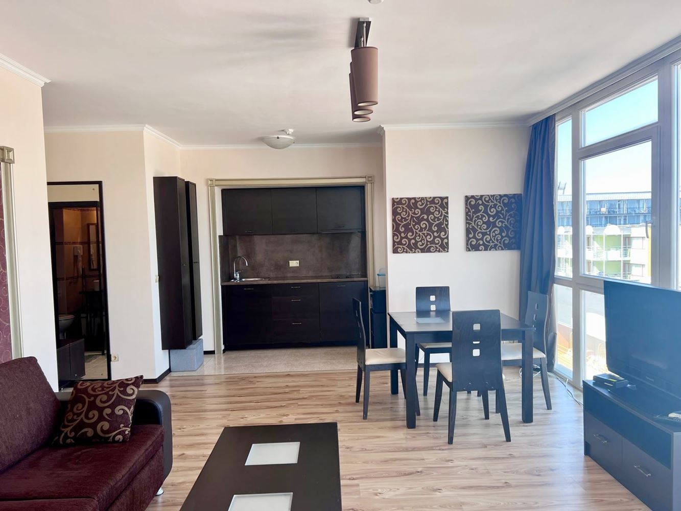 Zweizimmerwohnung mit Panoramablick auf das Meer in erster Meereslinie – geräumige Wohnung in Sonnenstrand
