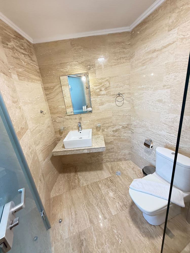 Luxuriöse Wohnung in erster Meereslinie in Sonnenstrand mit frontalem Meerblick