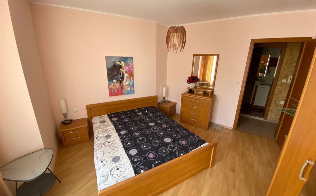 Wohnung mit zwei Schlafzimmern und Meerblick in erster Meereslinie in Elenite – Komfort, Natur und Ruhe