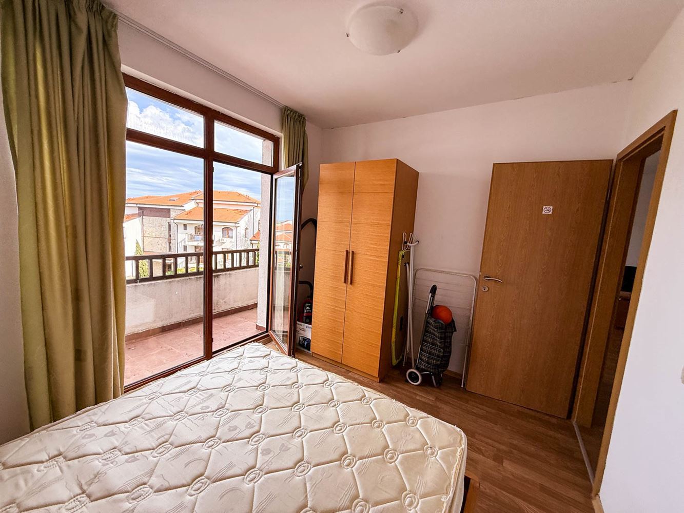 Großzügige 3-Zimmer-Wohnung mit teilweisem Meerblick in Aheloy