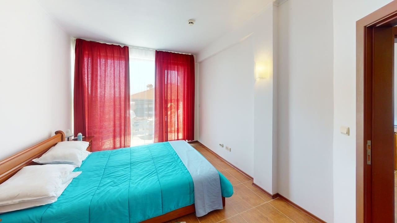 Geräumige Zwei-Zimmer-Wohnung mit Meerblick in der Region Sonnenstrand