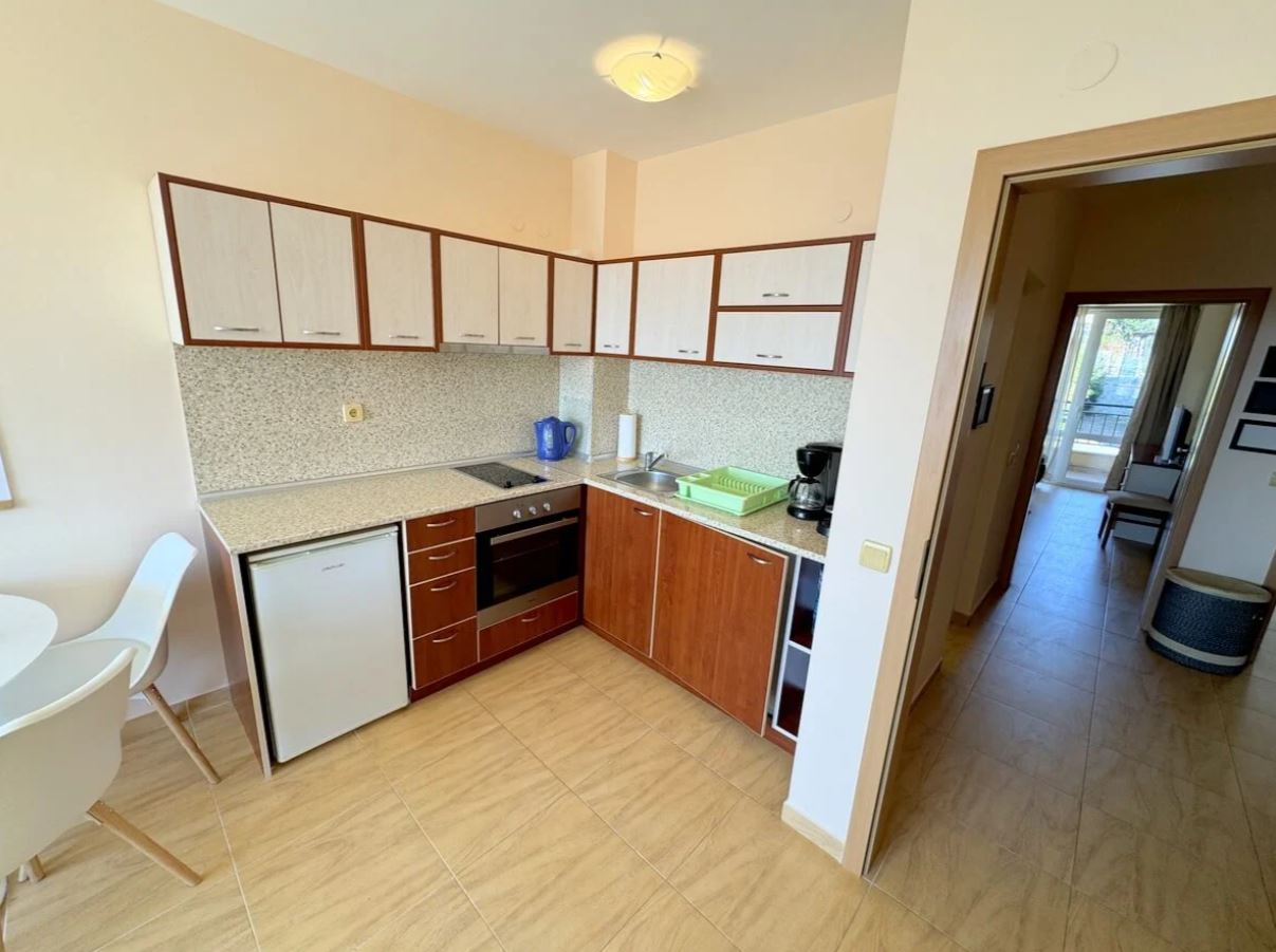 2-Zimmer-Wohnung in Sveti Vlas – Panoramablick und Komfort in einer geschlossenen Anlage