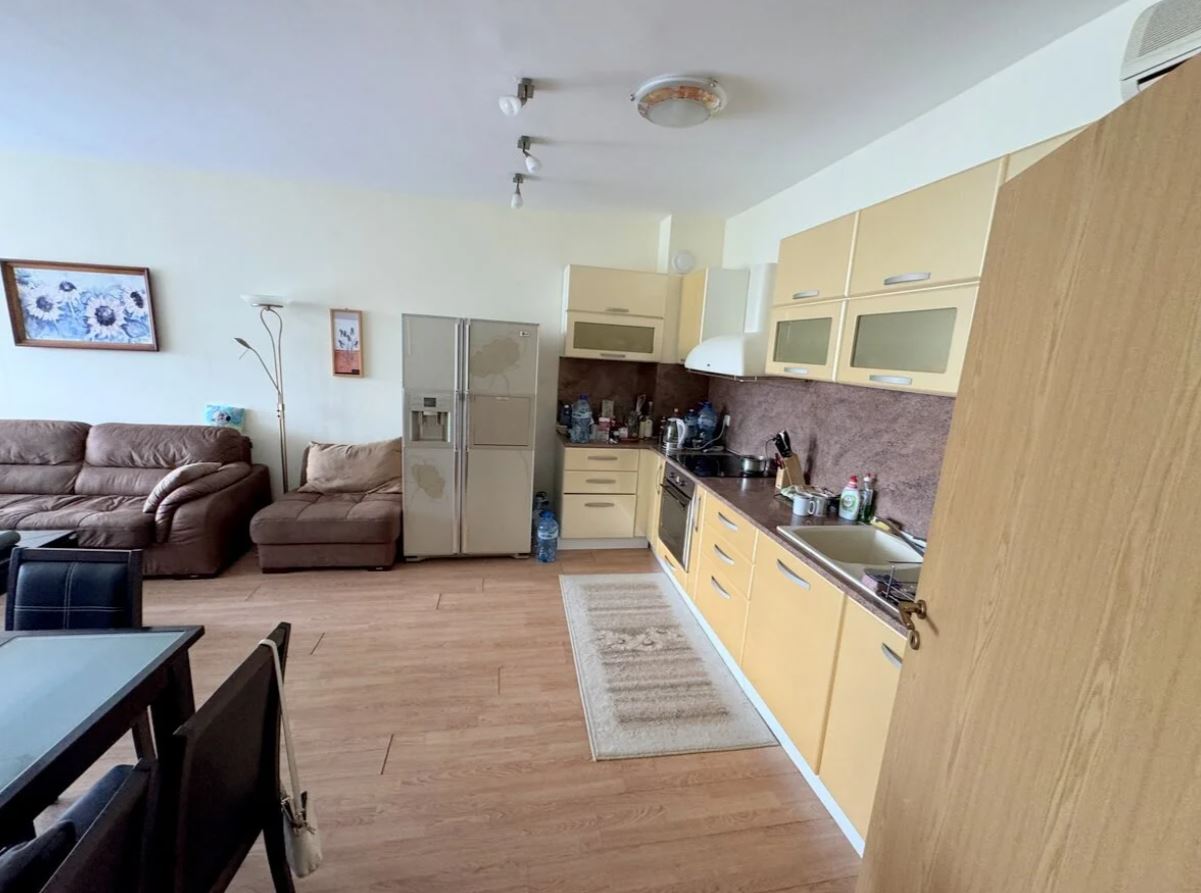 Wohnung mit zwei Schlafzimmern in erster Meereslinie in Ravda – Panoramablick auf das Meer und prestigeträchtige Lage