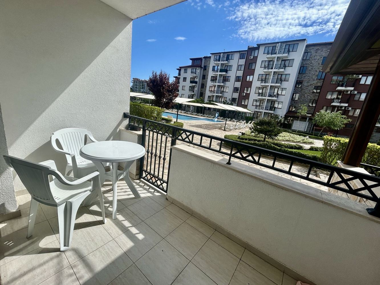 Komfortable 2-Zimmer-Wohnung mit direktem Zugang zum Pool in Nessebar – ein außergewöhnlich praktisches Angebot