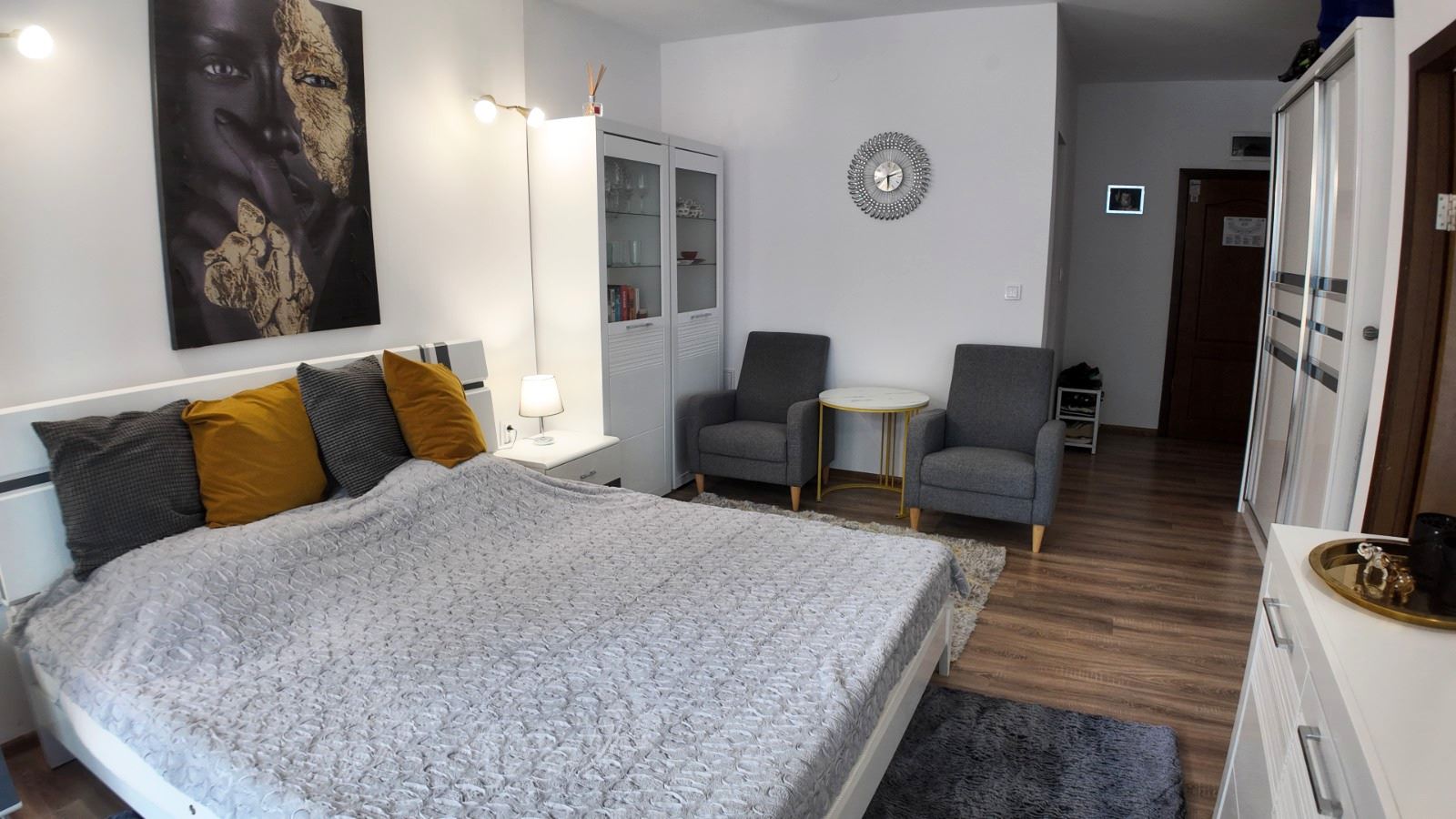 Stilvolle Wohnung mit einem Schlafzimmer in einer Anlage mit Swimmingpools und hervorragenden Annehmlichkeiten