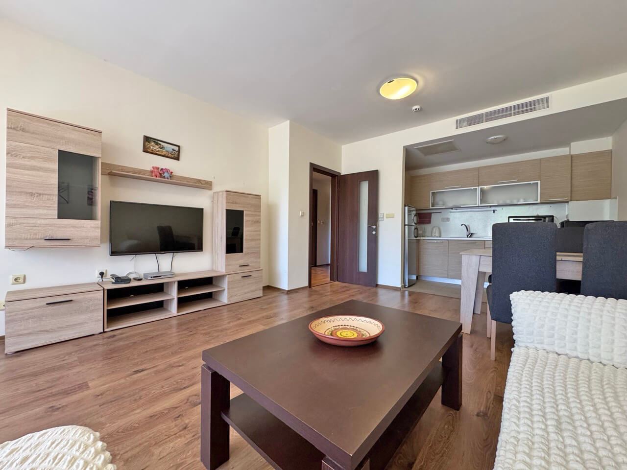 Geräumige 2-Zimmer-Wohnung 200 m vom Meer entfernt in Sonnenstrand – Luxus, Komfort und hervorragende Lage