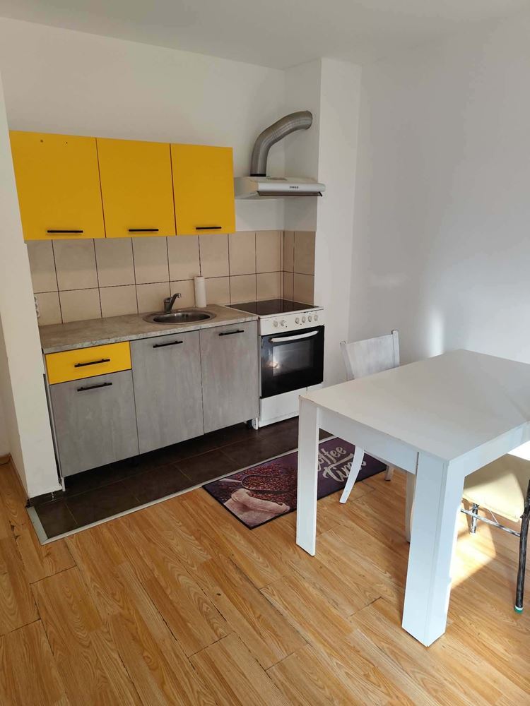 Möblierte Zweizimmerwohnung im zentralen Teil von Sonnenstrand – ausgezeichnete Lage und Investitionspotenzial