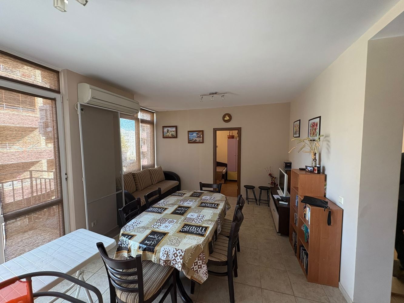 Geräumige Wohnung mit zwei Schlafzimmern in Pomorie – nur 400 Meter vom Meer entfernt