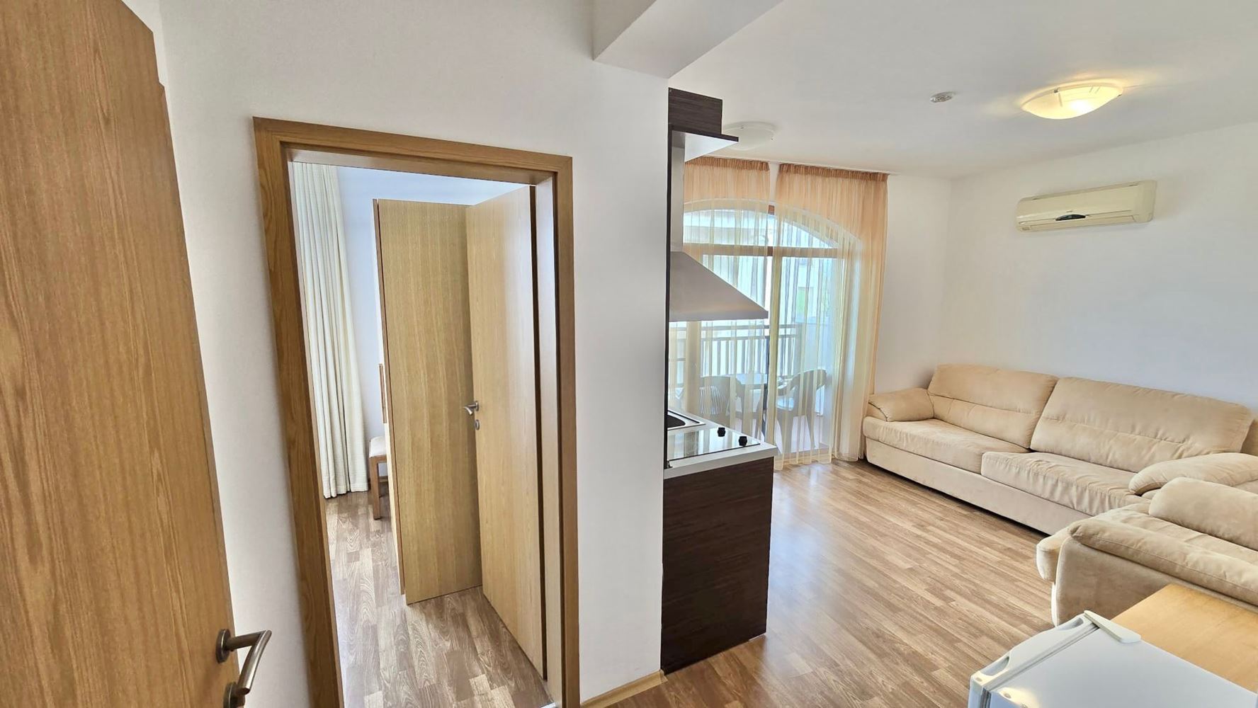 Attraktive Ein-Zimmer-Wohnung mit Poolblick in Aheloy