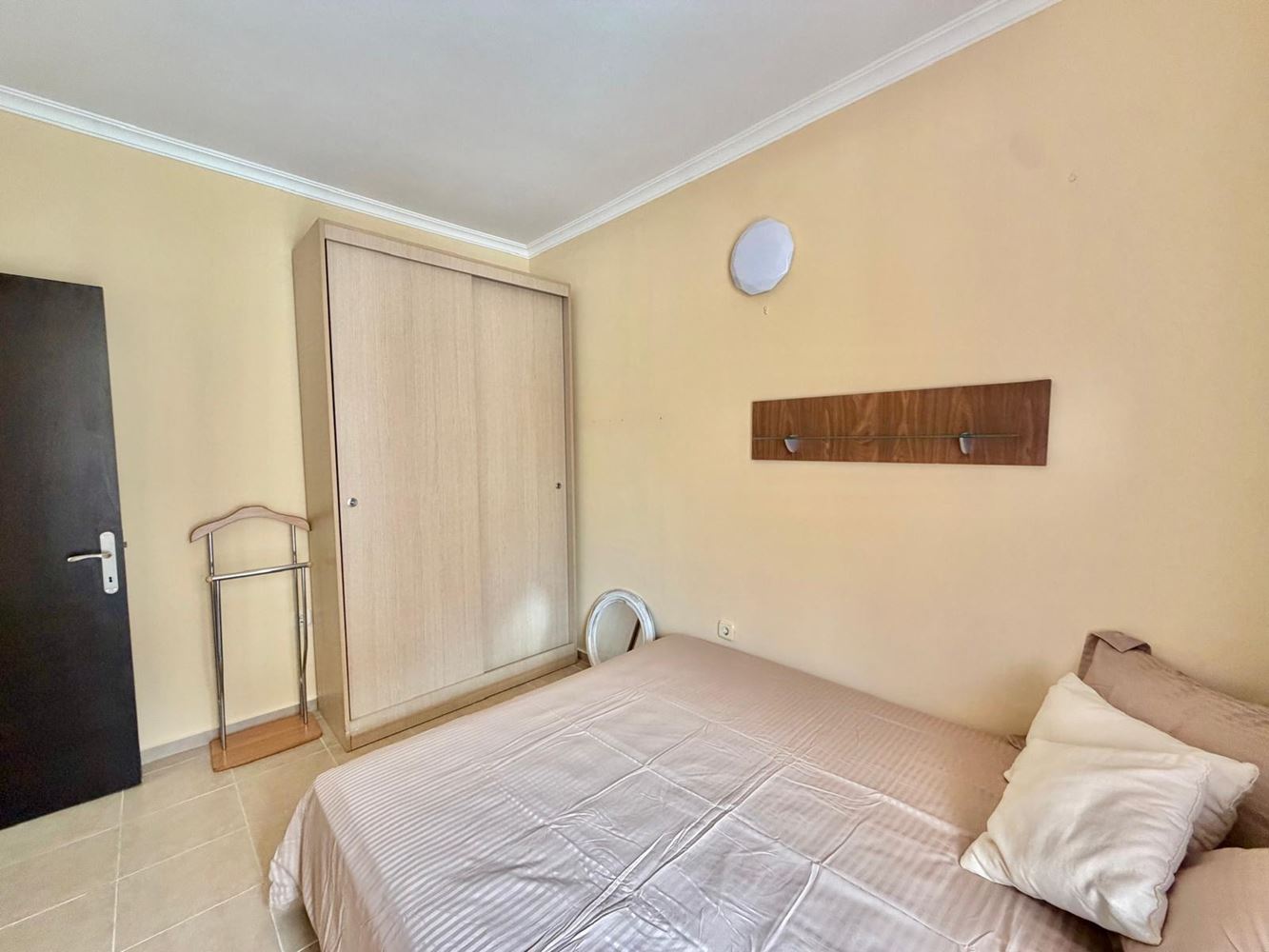 Geräumiges Apartment 300 Meter vom Strand entfernt in Sveti Vlas – ausgezeichnete Investition mit Möglichkeit zur Aufteilung in zwei Wohnungen