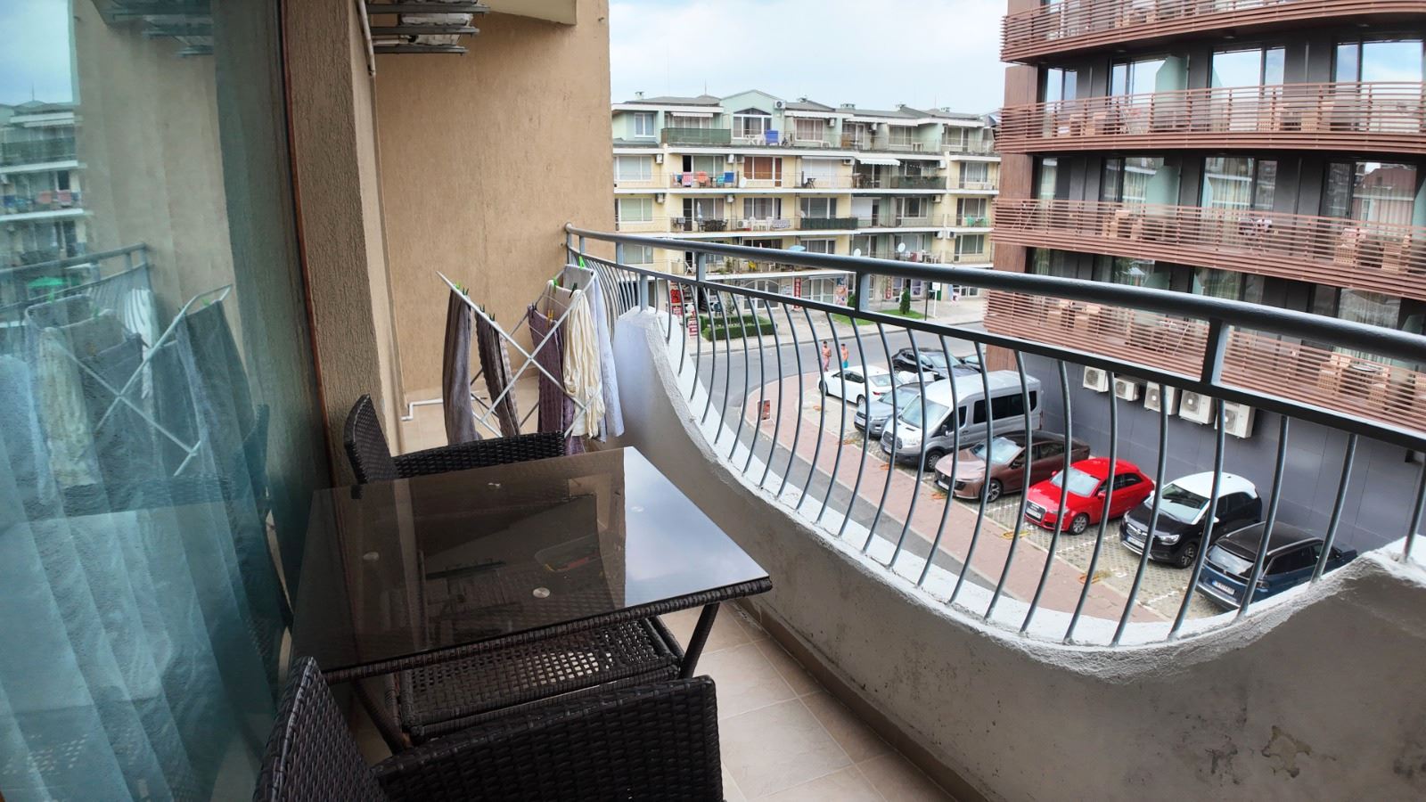 Stilvolle Wohnung mit einem Schlafzimmer in einer Anlage mit Swimmingpools und hervorragenden Annehmlichkeiten