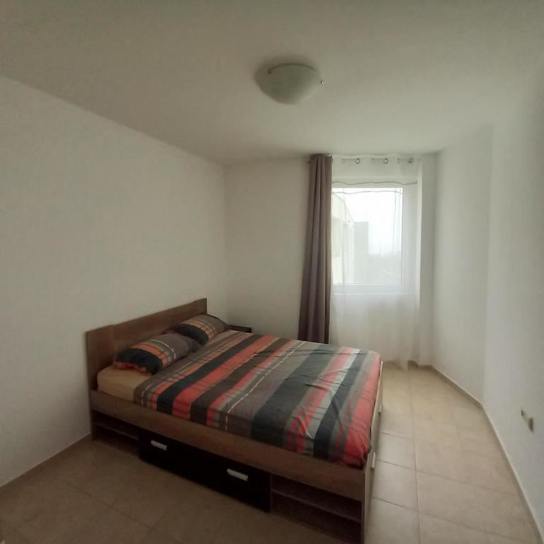 Geräumige 3-Zimmer-Wohnung mit traumhaftem Panoramablick auf das Meer in Sveti Vlas – Komfort, Ruhe und hervorragende Lage