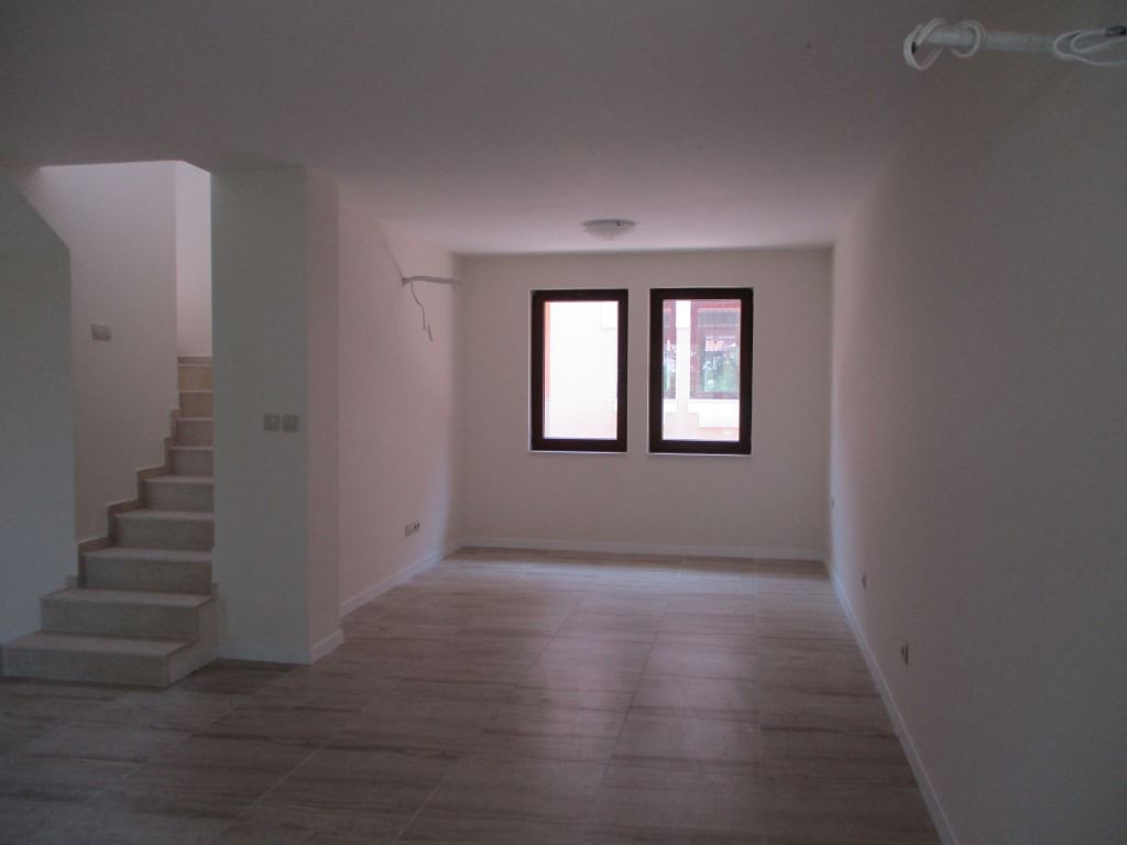 Zweistöckiges Reihenhaus im „Green Life“ Komplex, Sozopol – stilvolles Leben nur wenige Schritte vom Strand entfernt