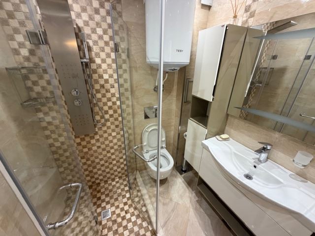Frontale Meerespanorama in erster Meereslinie – 3-Zimmer-Wohnung in Sveti Vlas mit außergewöhnlicher Lage