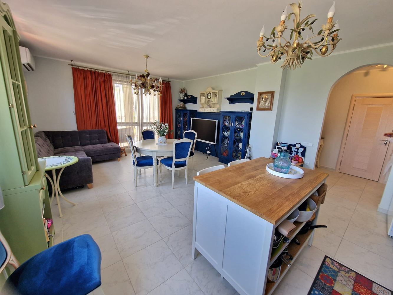 Exklusive Wohnung mit drei Schlafzimmern – höchster Wohnstandard und diskreter Luxus