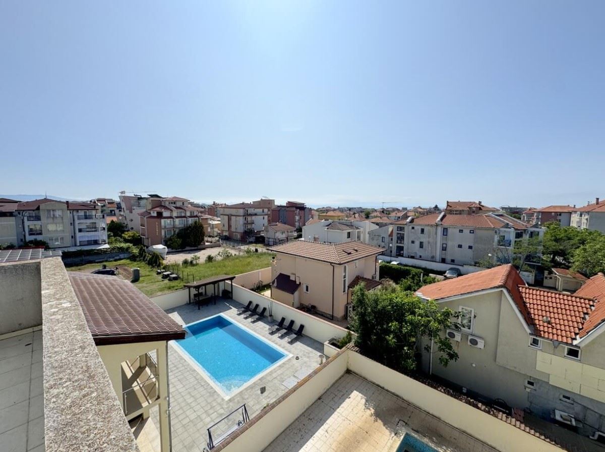 Wohnung mit einem Schlafzimmer in Ravda – vollständig möbliert, in einem Wohngebäude und 500 Meter vom Meer entfernt
