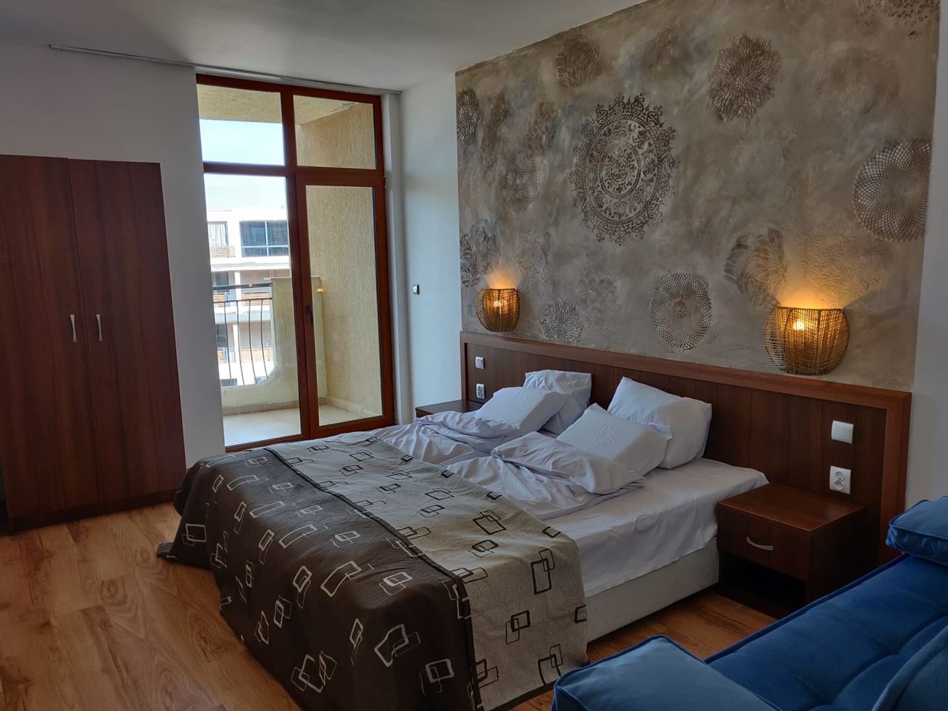 Großzügige Wohnung mit einem Schlafzimmer und teilweise Meerblick – Sonnenstrand, 100 m vom Strand entfernt