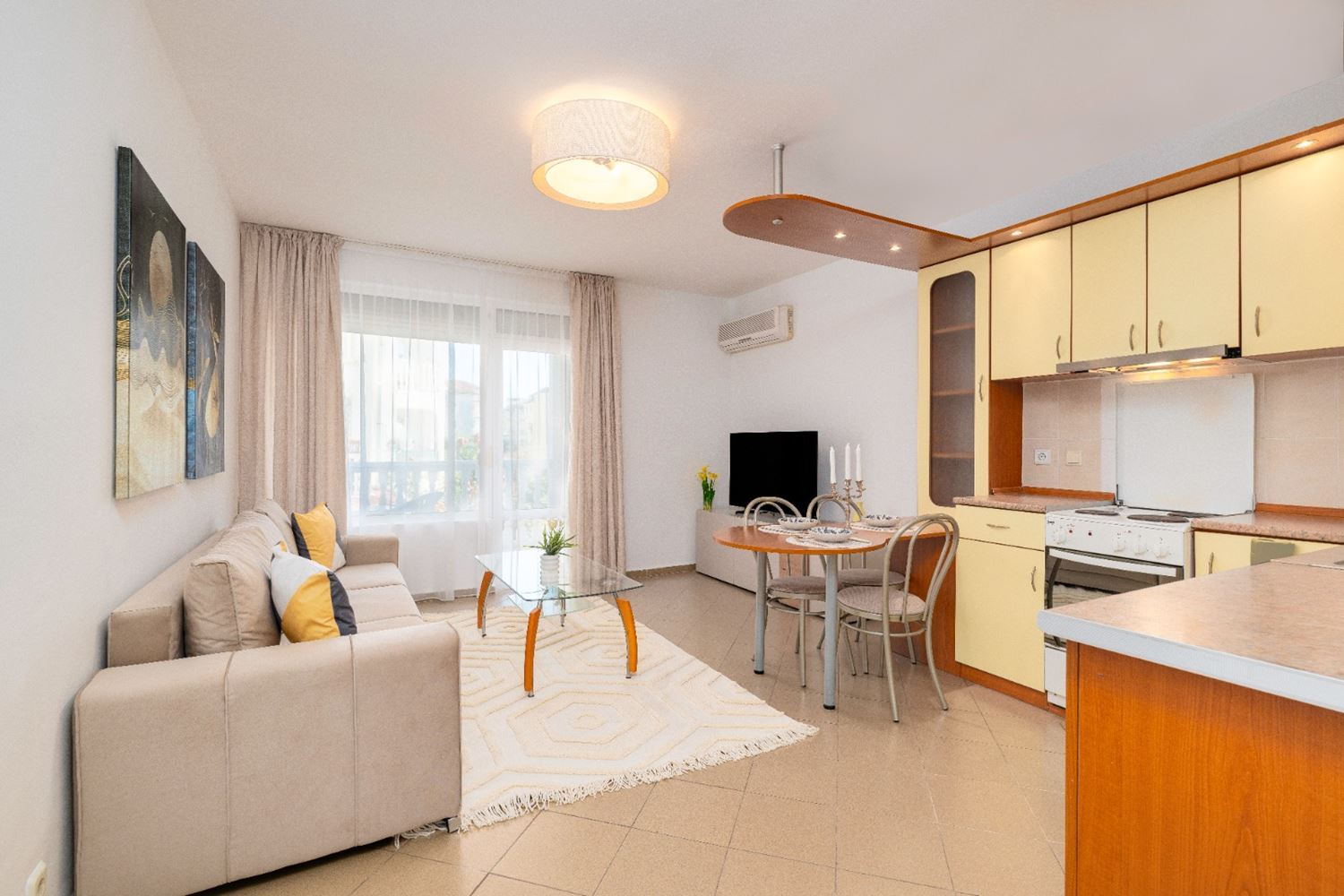 Geräumige Wohnung mit Poolblick in Sonnenstrand – eine ausgezeichnete Wahl für Urlaub und Investition