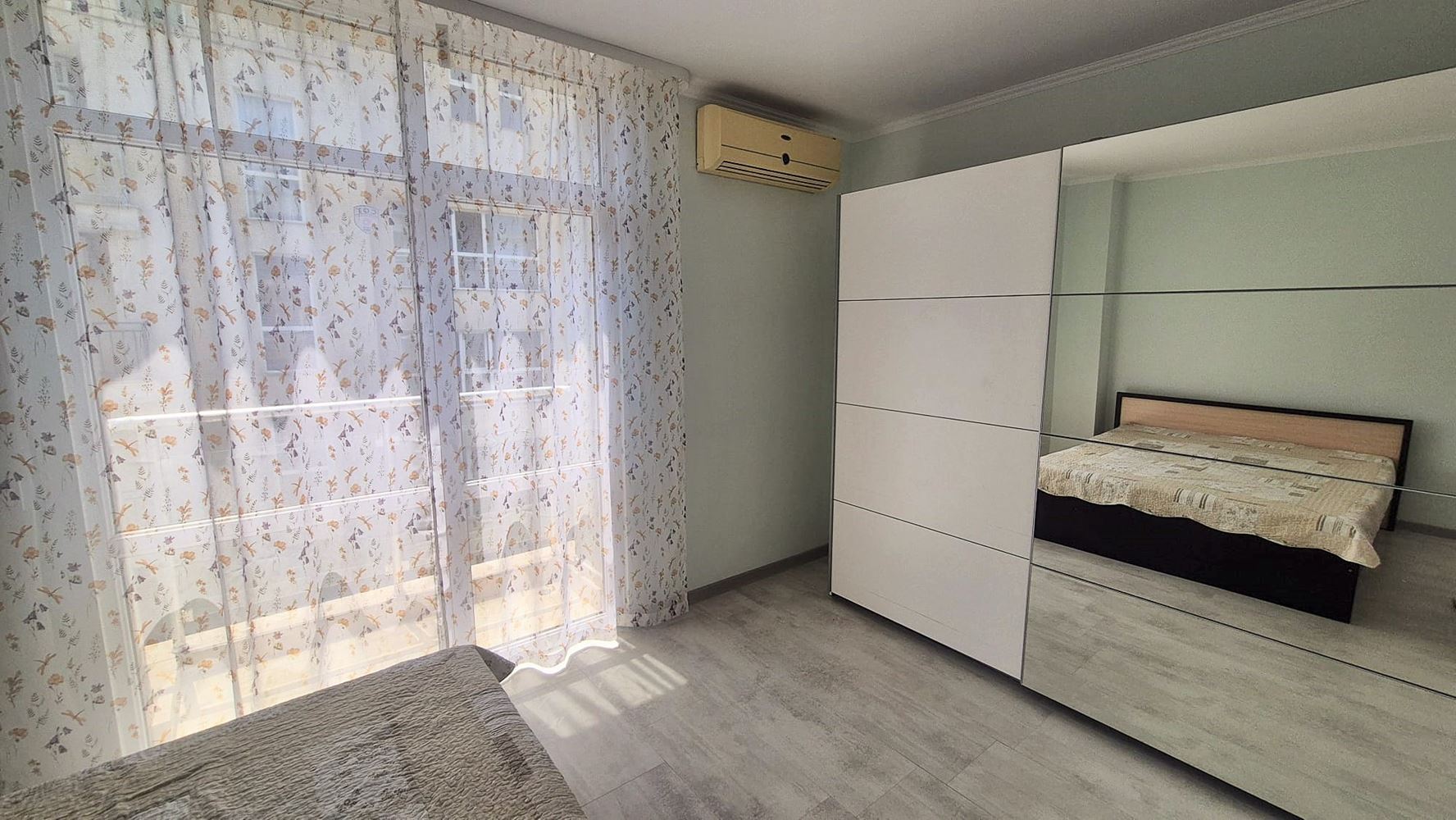 Stilvolle Wohnung mit einem Schlafzimmer und neuer Einrichtung im Bereich Cocoa Beach – Bezugsfertig