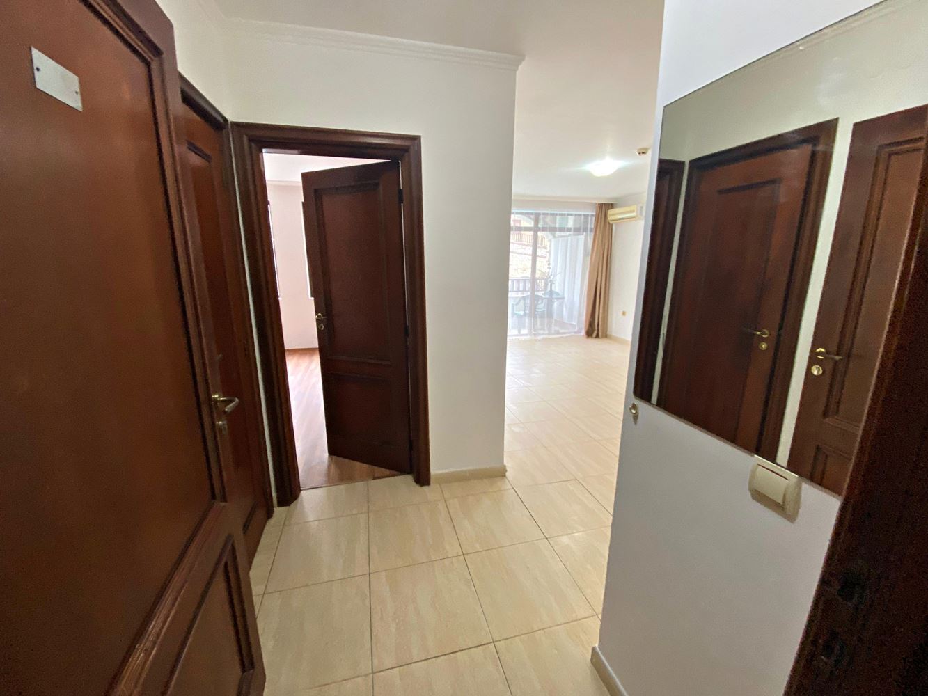 Luxus und Ruhe in erster Meereslinie in Sweti Wlas – großzügige 2-Zimmer-Wohnung mit Blick auf den Pool