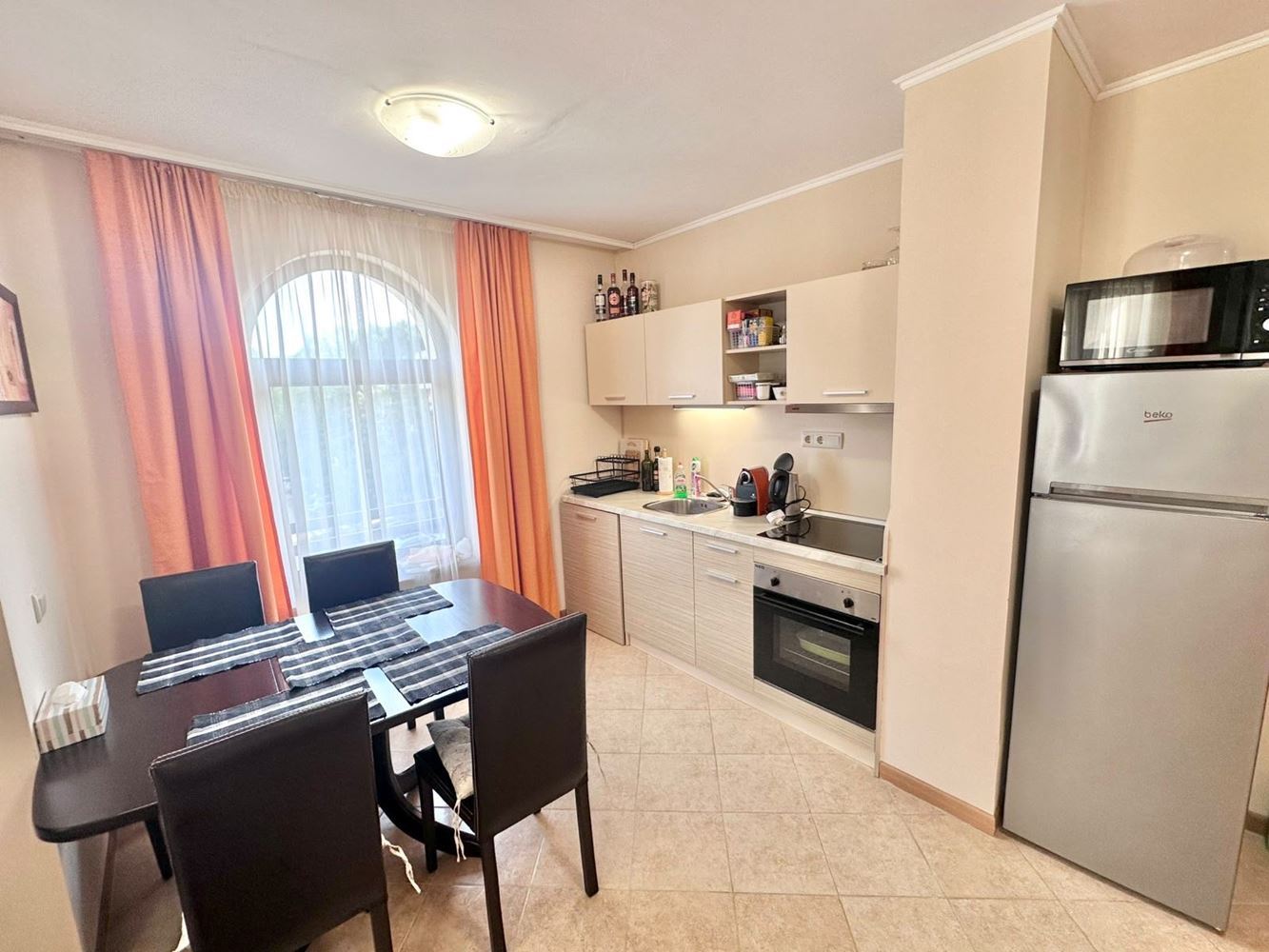 Großzügige 3-Zimmer-Wohnung mit ausgezeichneter Infrastruktur in Sonnenstrand