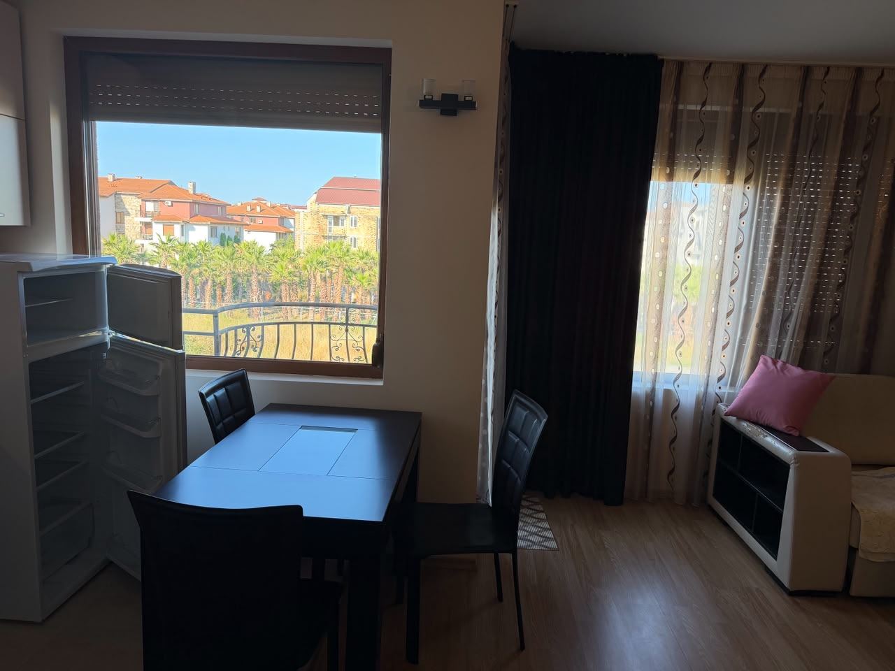 Gemütliche Wohnung mit einem Schlafzimmer in Ravda in einer Wohnanlage – bezugsfertig