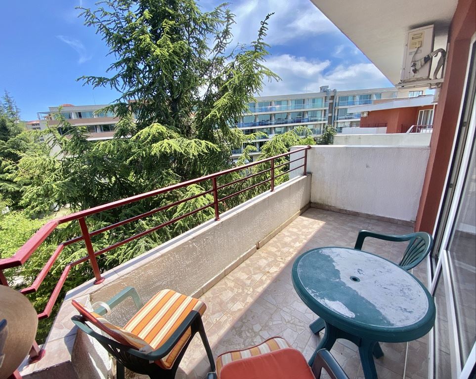 Studio in erster Meereslinie in einer Anlage in Elenite – Meer, Berge und Urlaubskomfort in einem