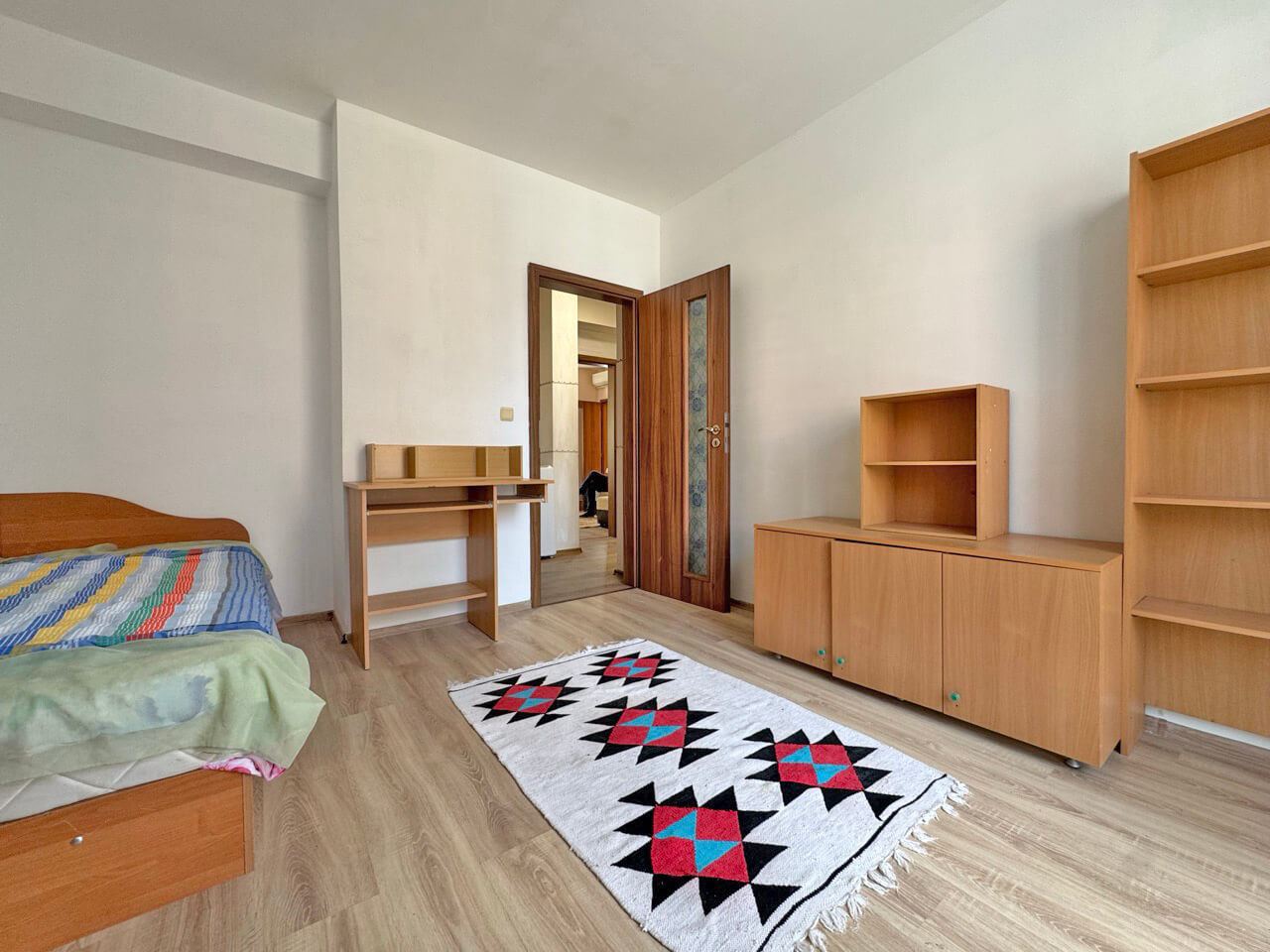 Geräumige Wohnung mit drei Schlafzimmern zum ganzjährigen Wohnen im Stadtviertel Cherno More, Nessebar