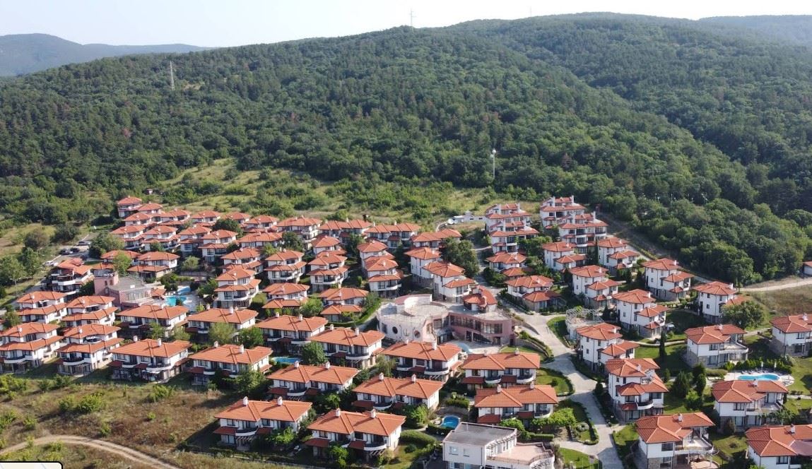 Geräumige 3-Zimmer-Wohnung in einer modernen Anlage mit Pools und ausgezeichneter Infrastruktur – bezugsfertig oder ideal als Investition