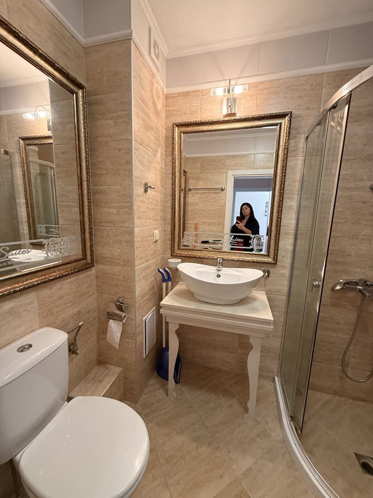 Moderne Zweizimmerwohnung mit einem Schlafzimmer in einer prestigeträchtigen Ferienanlage in Sonnenstrand – bezugsfertig
