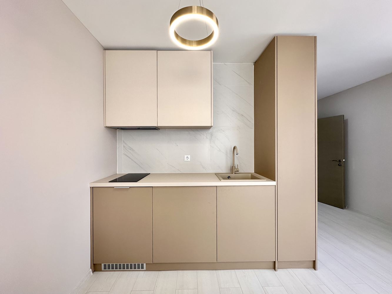 Gemütliche Ein-Zimmer-Wohnung mit Pool- und Grünblick in Sonnenstrand – bezugsfertig