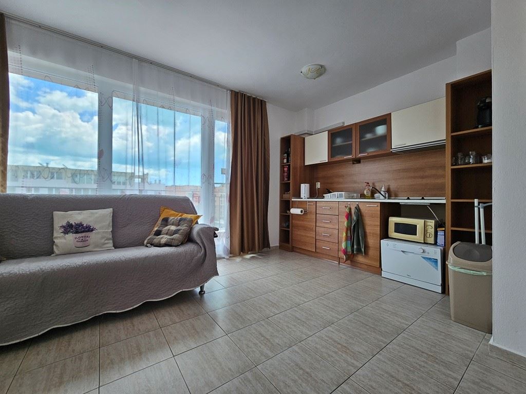 Exklusive 2-Zimmer-Wohnung mit Panoramablick auf den Pool in Sonnenstrand
