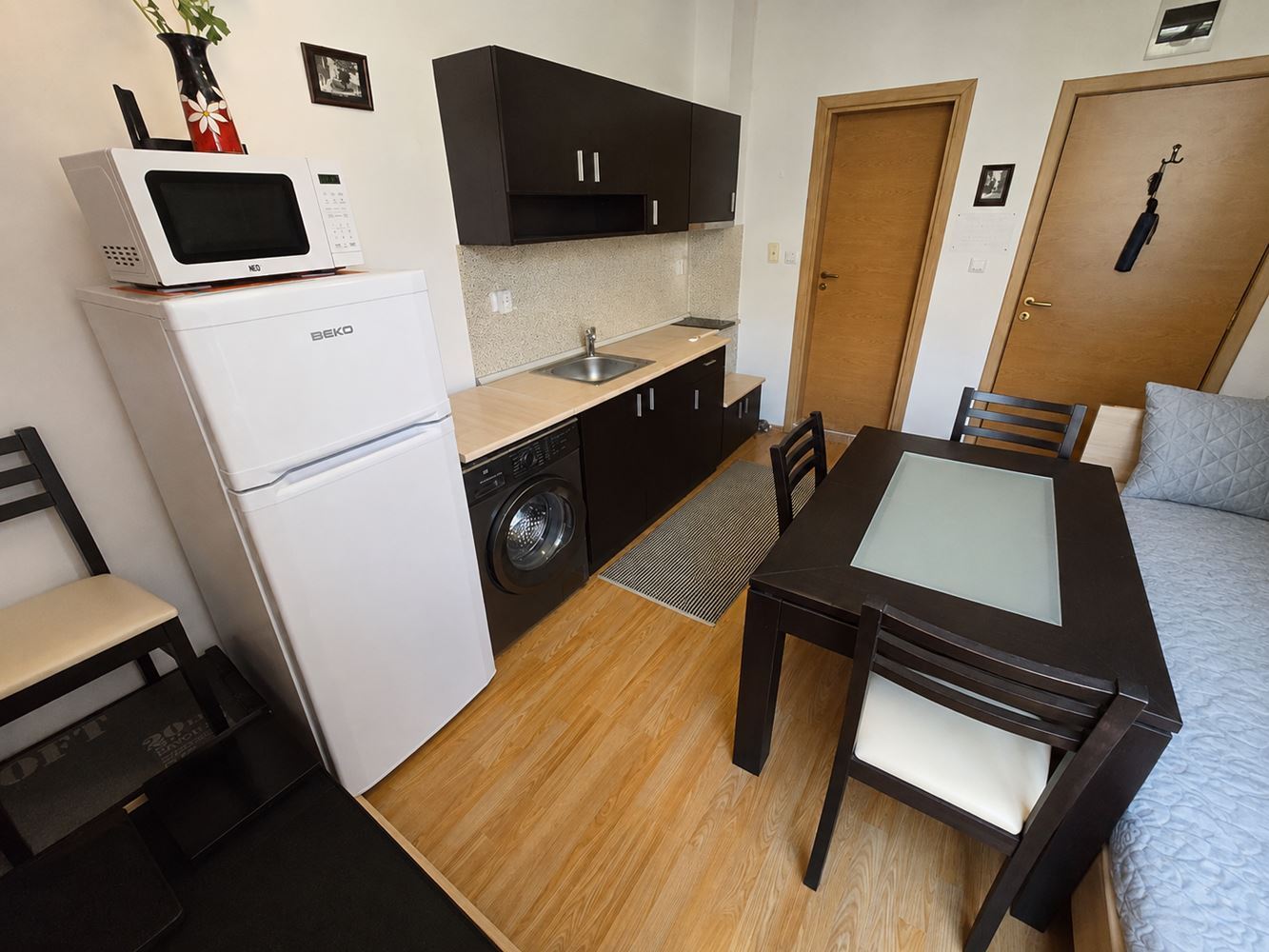 Gemütliche Wohnung mit einem Schlafzimmer in einer Wohnanlage mit eigener Infrastruktur