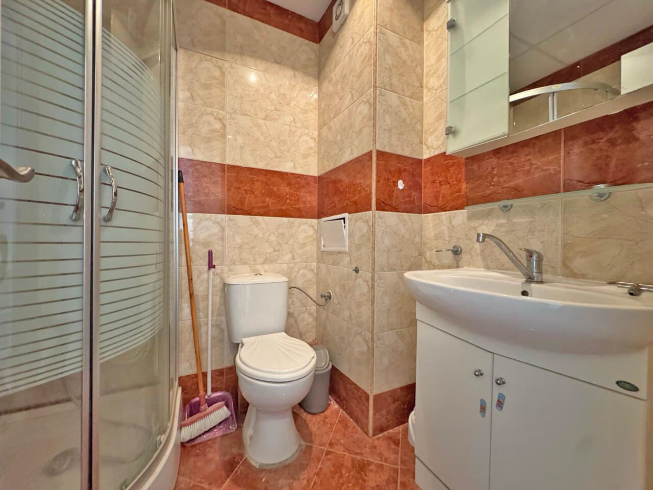 Zwei-Zimmer-Wohnung in einem Luxuskomplex in erster Meereslinie in Sveti Vlas