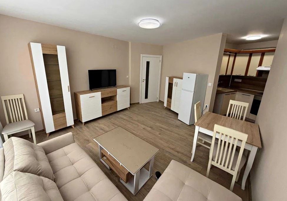 Wohnung in erster Meereslinie in Elenite – umfassende Renovierung, Haushaltsstrom und direkter Zugang zum Strand