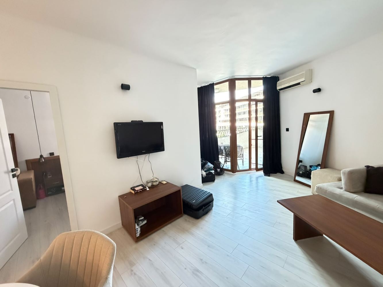 Geräumige Wohnung mit einem Schlafzimmer und großer Terrasse im südlichen Teil von Sonnenstrand – ausgezeichnete Investition am Meer